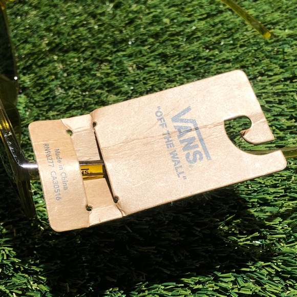 VANS Sunglasses - Picture 4 of 5